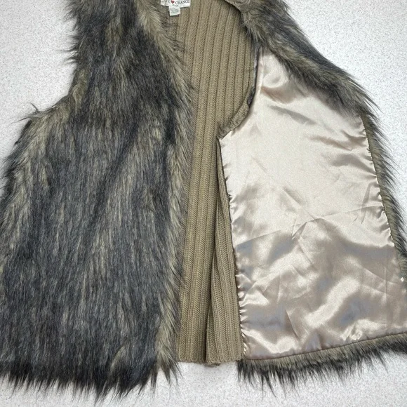 Boutique Faux Fur Vest by Live Change Size XL - Picture 5 of 10